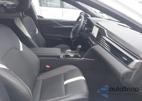 2025 Toyota Camry Se z USA, uszkodzony, nr VIN 4T1DBADK7SU028768